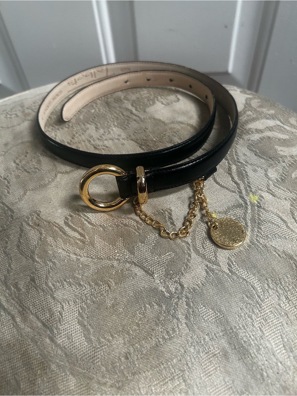 Talbots Talbots Black Leather Belt with Gold Ring and Chain Charm 36” x .75”